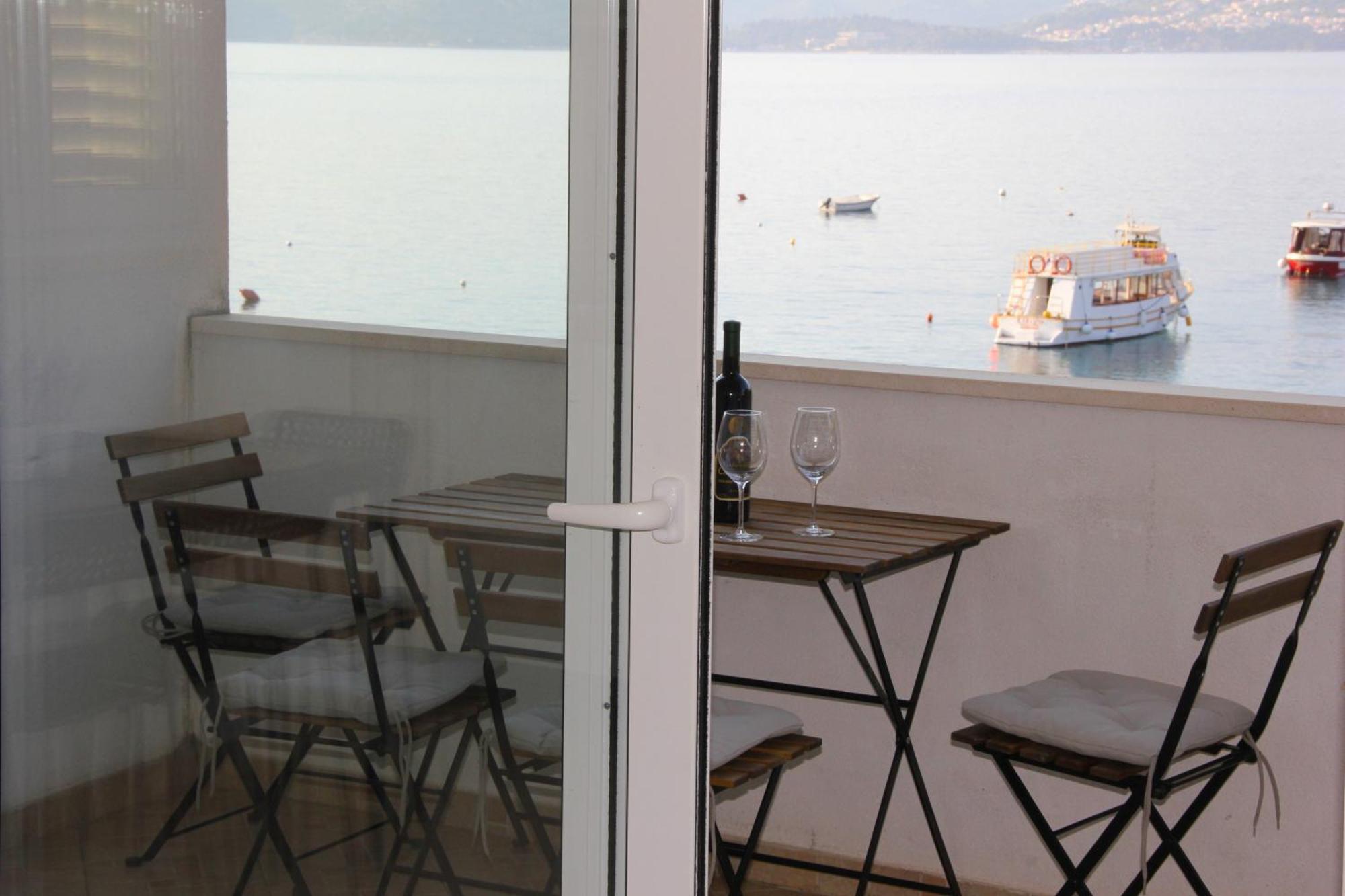 Apartment Vanda Seafront Fantastic *